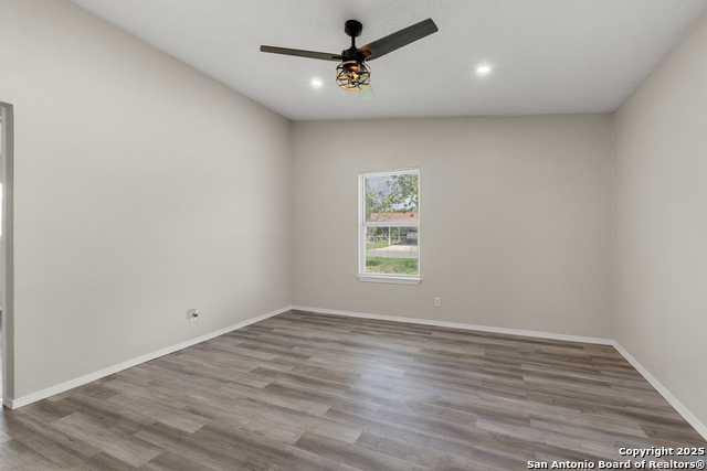 Image 9 of 32 For 7502 Alpine Valley