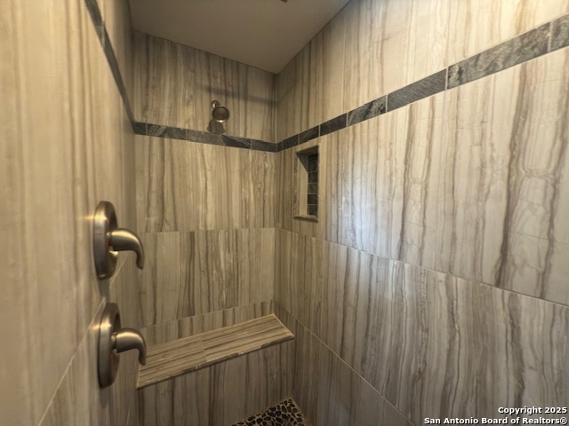 Image 12 of 33 For 10567 Dugas Drive
