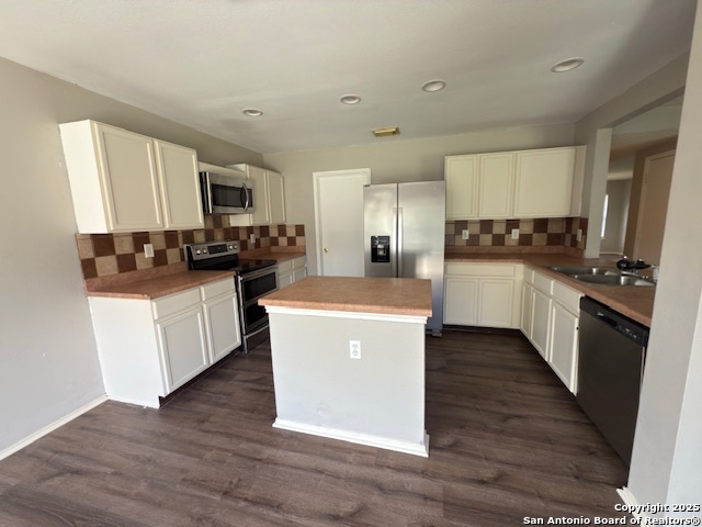 Image 6 of 33 For 10567 Dugas Drive