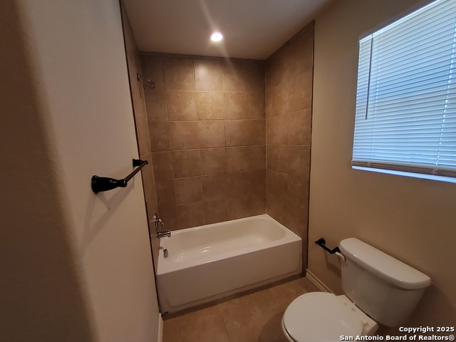 Image 22 of 26 For 6003 Karly Way  104