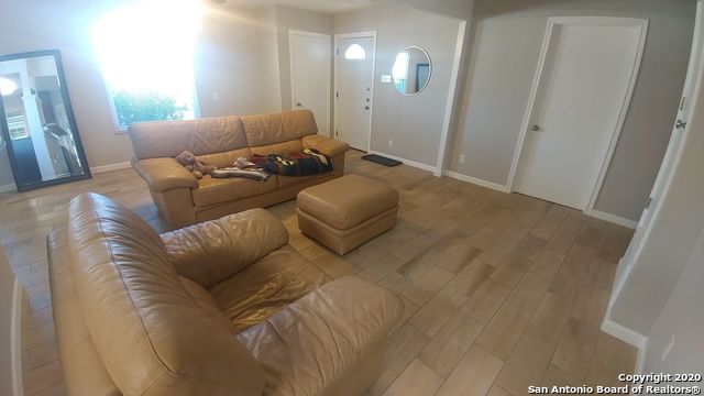 Image 2 of 24 For 4818 Cambray Dr.