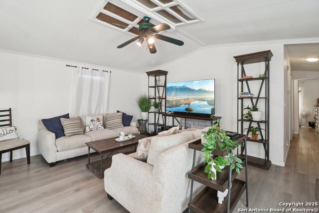Listing photo id 11 for 160 Deer View