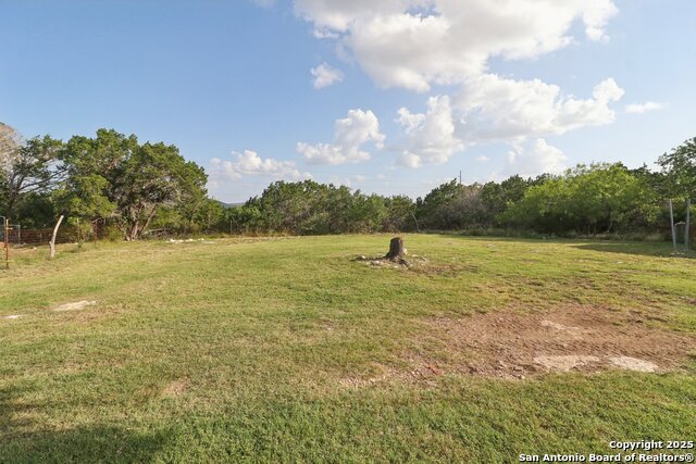 Listing photo id 1 for 160 Deer View