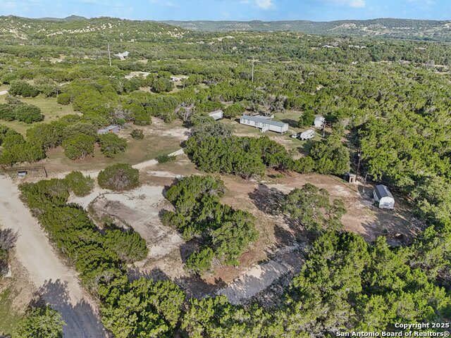 Listing photo id 40 for 160 Deer View