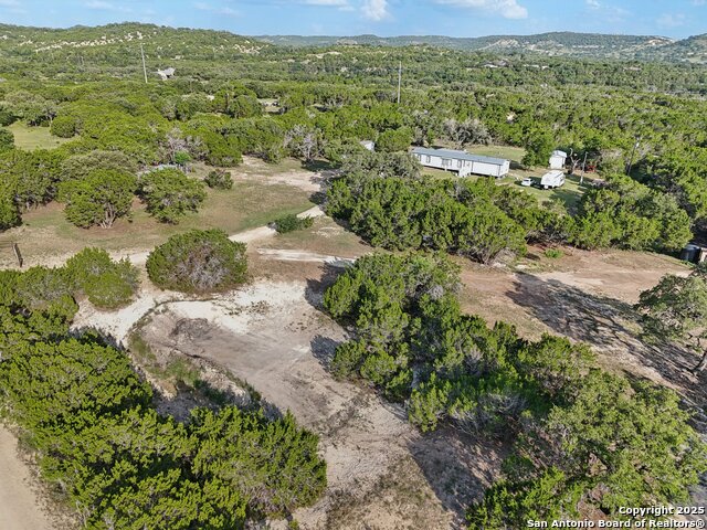 Listing photo id 41 for 160 Deer View