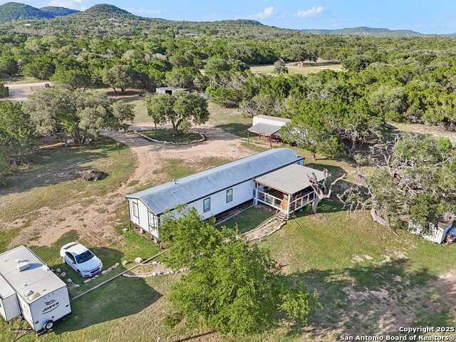 Listing photo id 48 for 160 Deer View