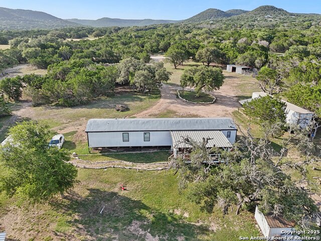Listing photo id 50 for 160 Deer View