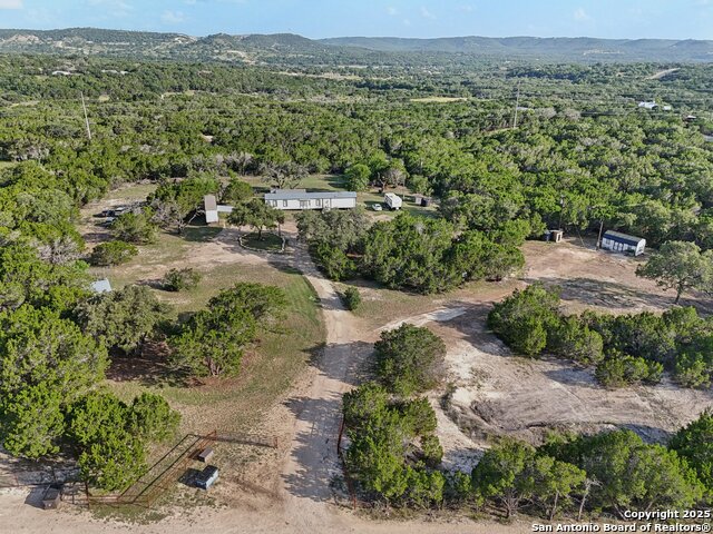 Listing photo id 52 for 160 Deer View