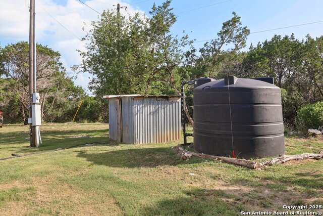 Listing photo id 7 for 160 Deer View