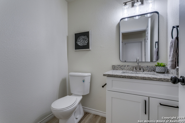 Image 10 of 25 For 5938 Larkmeadow Dr