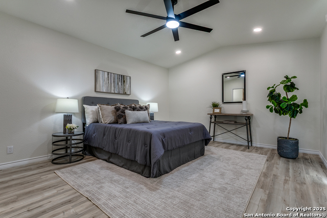 Image 11 of 25 For 5938 Larkmeadow Dr