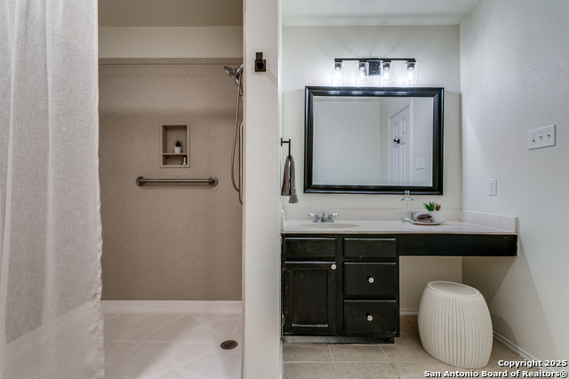 Image 14 of 25 For 5938 Larkmeadow Dr
