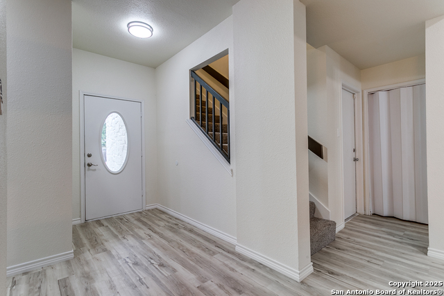 Image 18 of 25 For 5938 Larkmeadow Dr