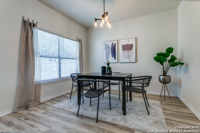 Image 19 of 25 For 5938 Larkmeadow Dr