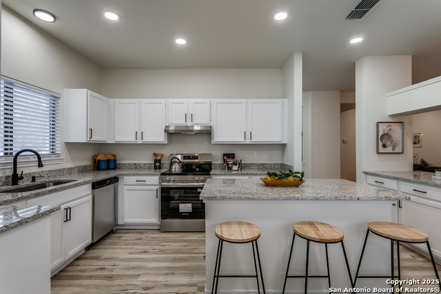 Image 2 of 25 For 5938 Larkmeadow Dr