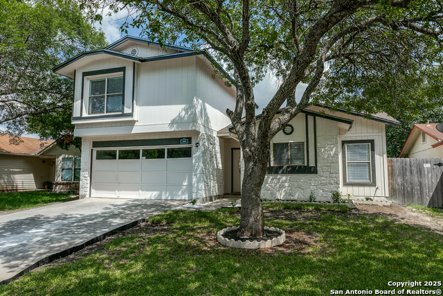 Image 5 of 25 For 5938 Larkmeadow Dr