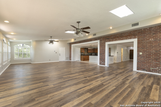 Image 15 of 46 For 18510 Paloma Wood