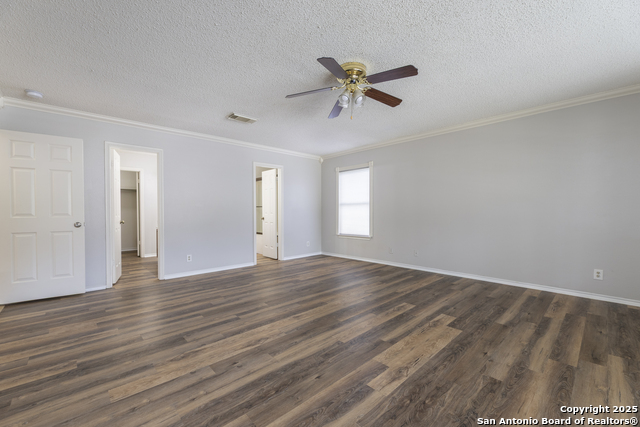 Image 23 of 46 For 18510 Paloma Wood
