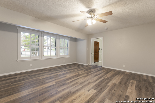 Image 24 of 46 For 18510 Paloma Wood