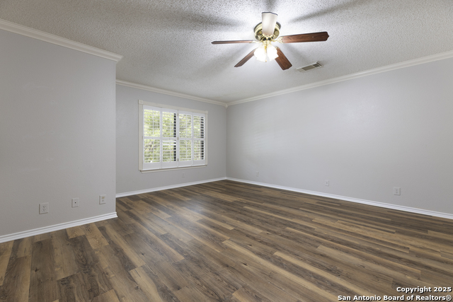 Image 31 of 46 For 18510 Paloma Wood