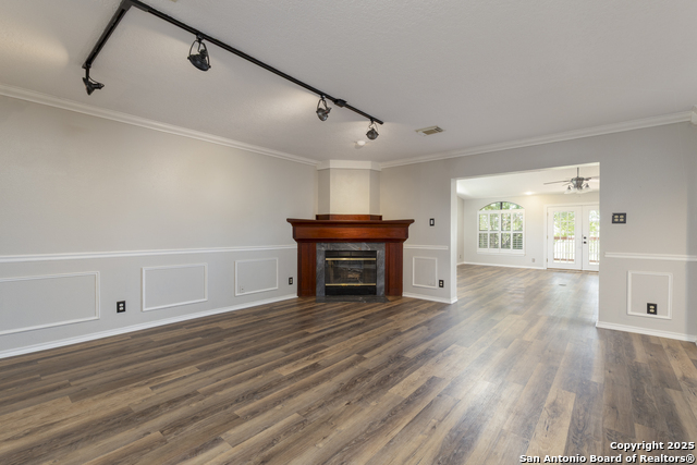 Image 32 of 46 For 18510 Paloma Wood