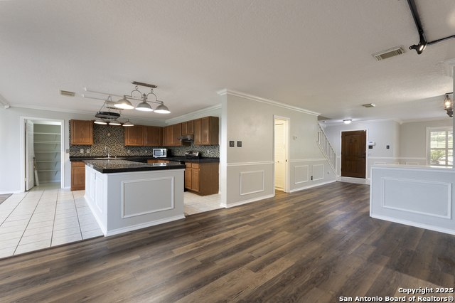 Image 4 of 46 For 18510 Paloma Wood