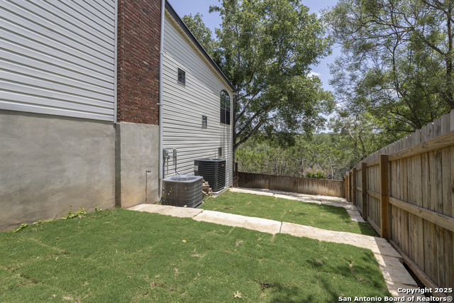 Image 43 of 46 For 18510 Paloma Wood