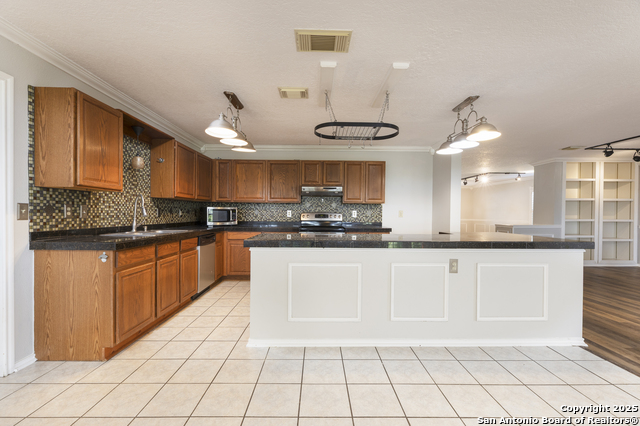 Image 6 of 46 For 18510 Paloma Wood