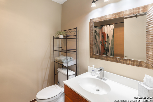 Image 26 of 36 For 8430 Timber Crest