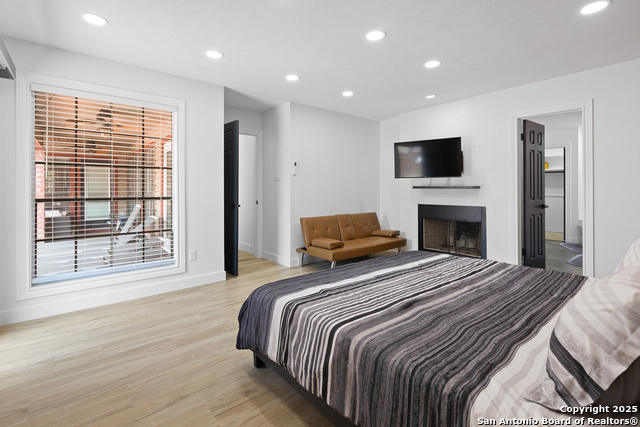 Listing photo id 11 for 5421 Adair Dr