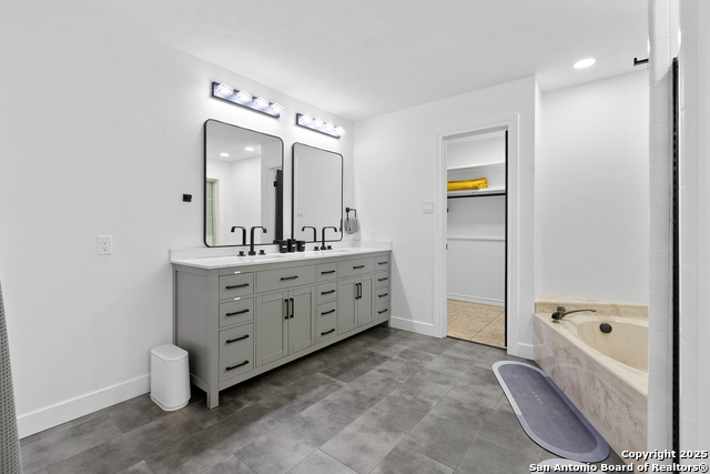 Listing photo id 12 for 5421 Adair Dr