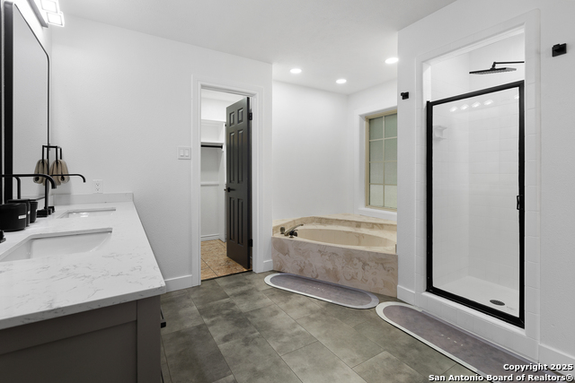 Listing photo id 13 for 5421 Adair Dr