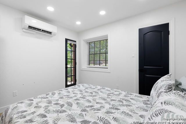 Listing photo id 17 for 5421 Adair Dr