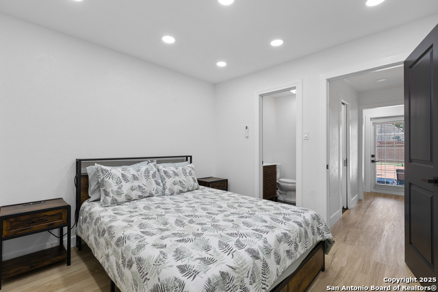 Listing photo id 18 for 5421 Adair Dr