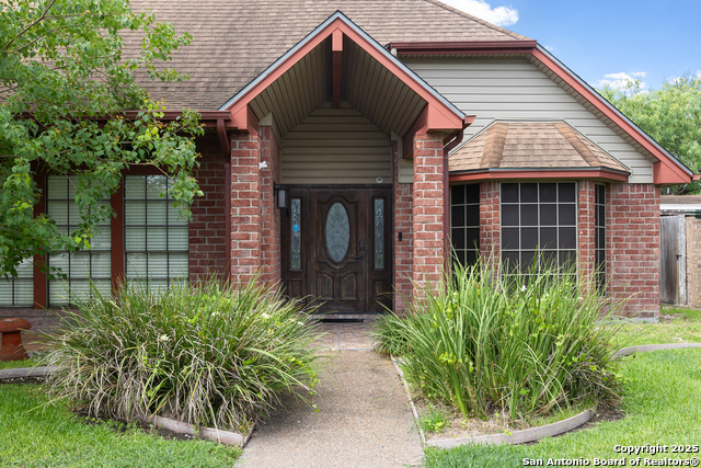 Listing photo id 1 for 5421 Adair Dr