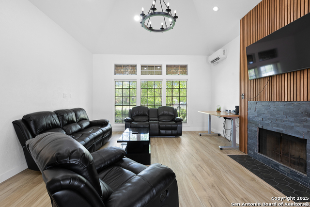 Listing photo id 6 for 5421 Adair Dr