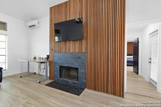 Listing photo id 7 for 5421 Adair Dr