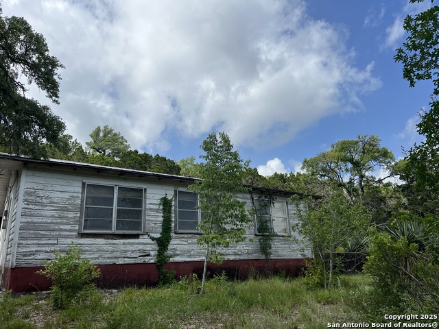 Image 20 of 35 For 19031 Bandera Rd