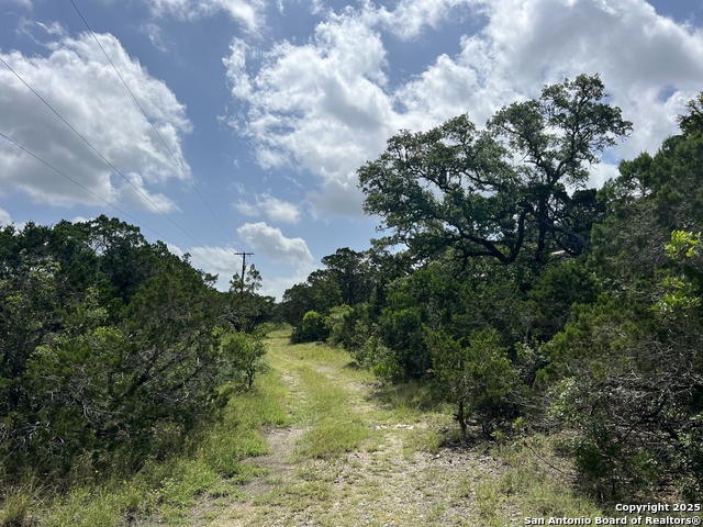 Image 27 of 35 For 19031 Bandera Rd