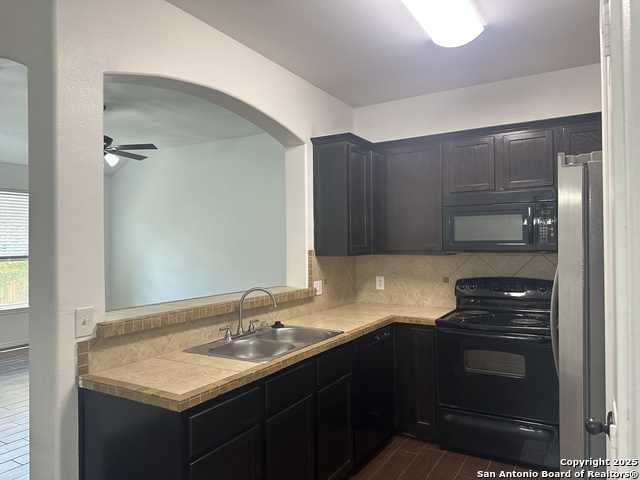 Image 7 of 22 For 302 Rosalie Dr