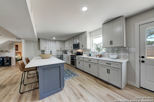 Image 10 of 42 For 770 Carl Dr.