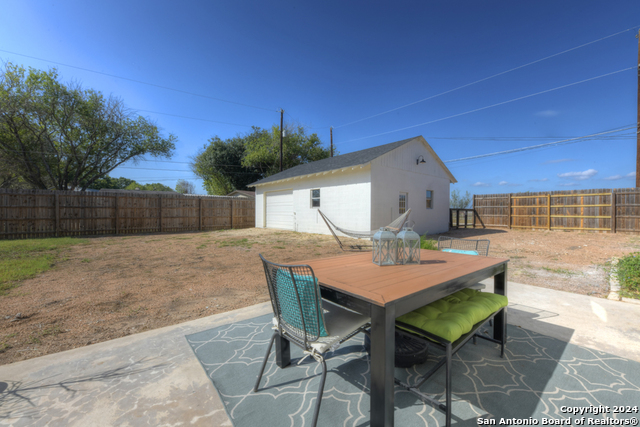 Image 29 of 42 For 770 Carl Dr.