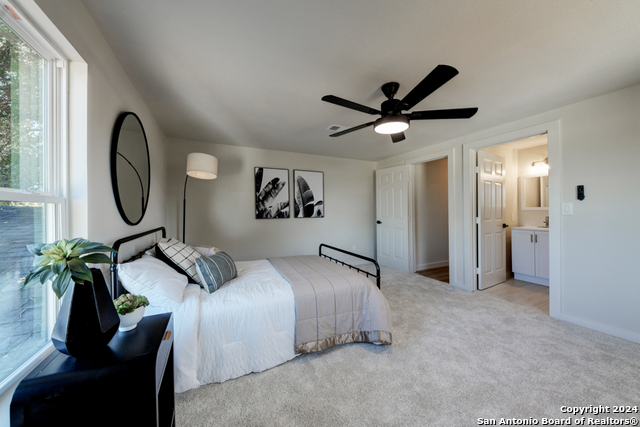 Image 3 of 42 For 770 Carl Dr.