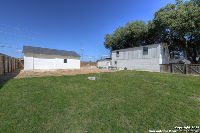 Image 30 of 42 For 770 Carl Dr.