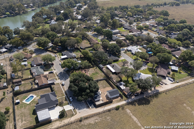 Image 35 of 42 For 770 Carl Dr.