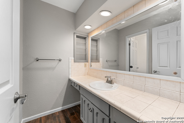 Image 20 of 28 For 14307 Ridgeboro