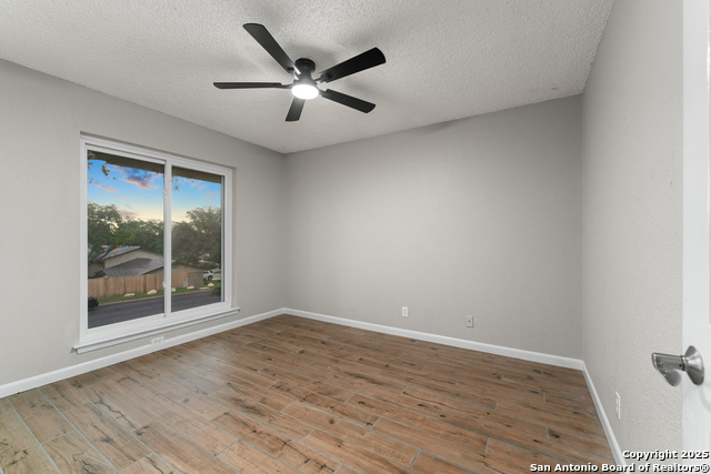 Image 23 of 28 For 14307 Ridgeboro