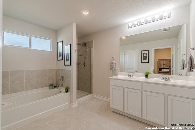 Listing photo id 18 for 13032 Minuet Sway