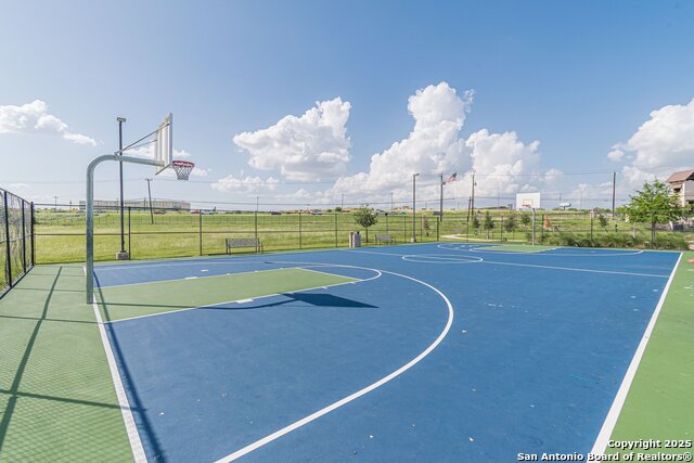 Listing photo id 32 for 13032 Minuet Sway