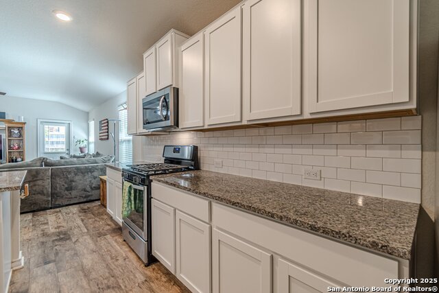 Listing photo id 6 for 13032 Minuet Sway